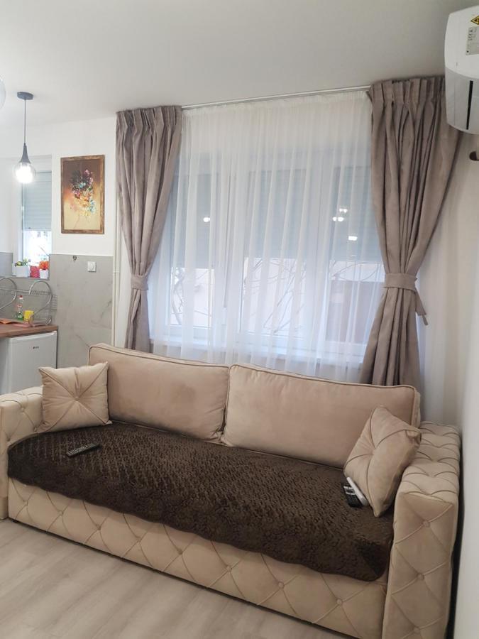City Diamond Apartment Skopje Buitenkant foto