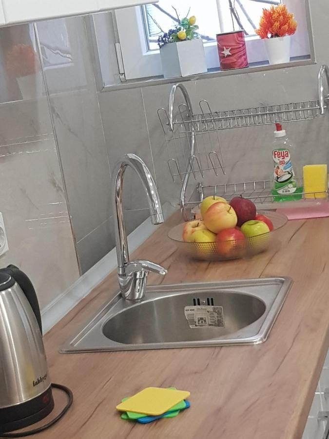 City Diamond Apartment Skopje Buitenkant foto