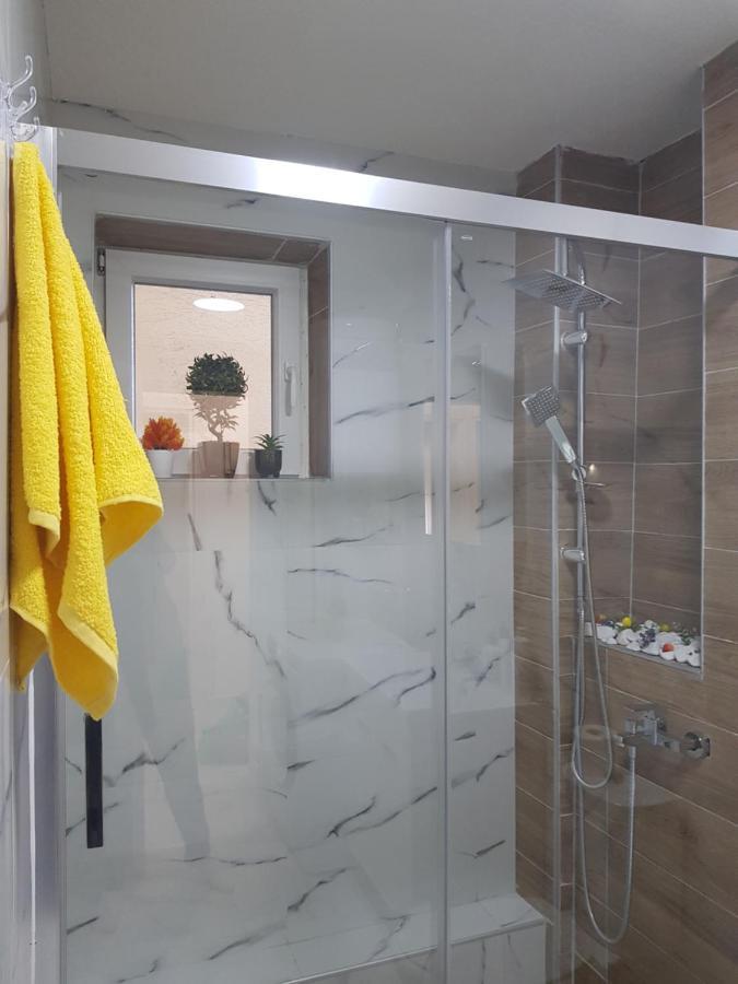 City Diamond Apartment Skopje Buitenkant foto